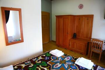 Фото номера Двухместный номер с 1 кроватью и видом на горы Гостевой дом Pensiunea Moara Lu Antone г. Orăştioara de Sus 8